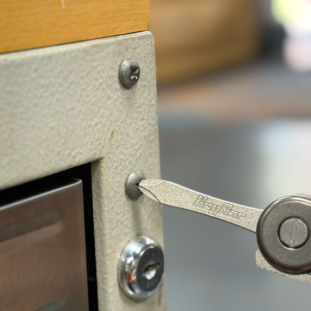 Titanium-Phillips-Screwdriver-Locking-Tool-KeyBar-Key-and-Tool-Organizer-paint-can