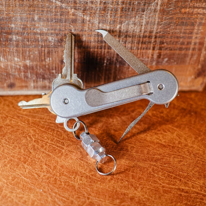 Aluminum-KeyBar-Key-and-Tool-Holder-open-front