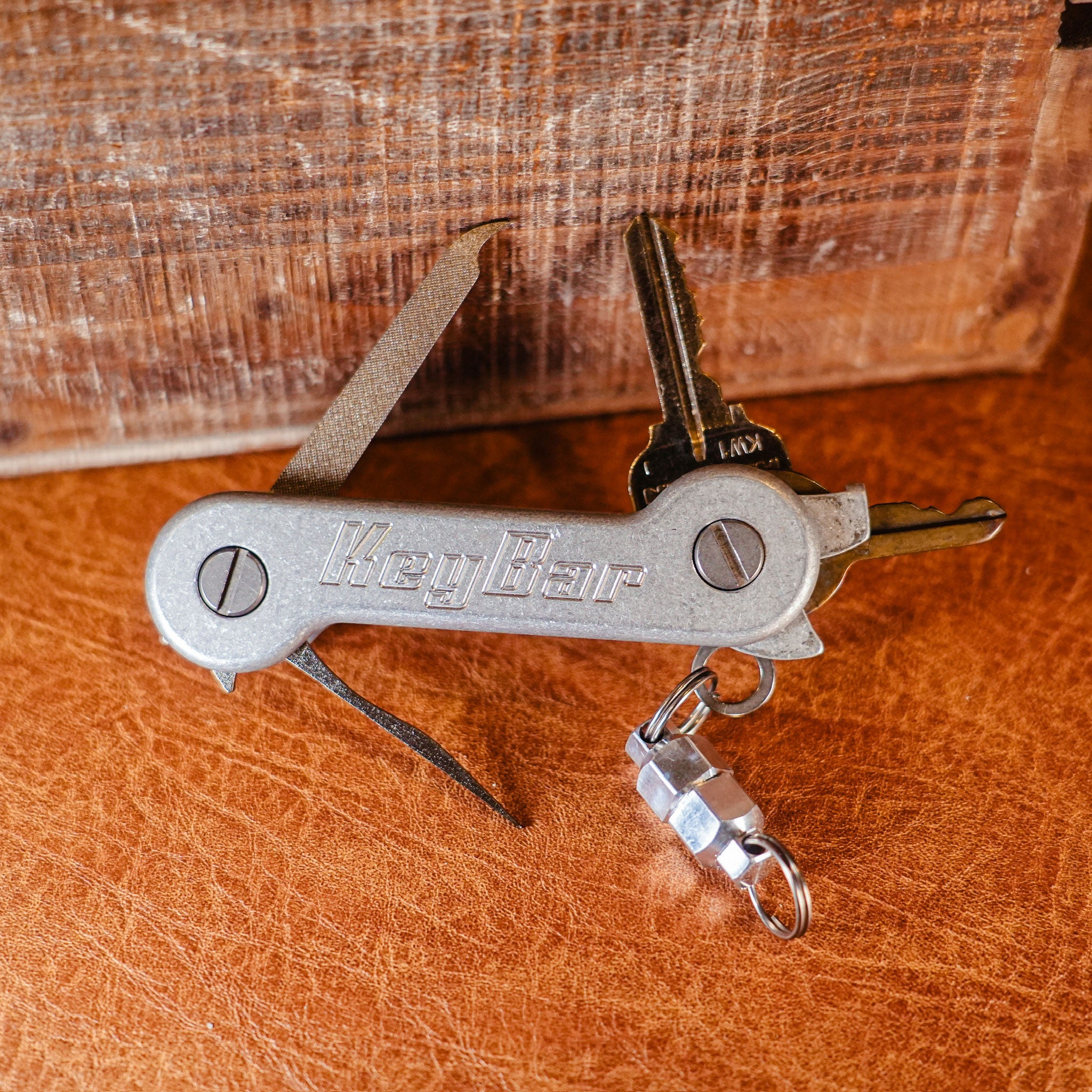 Aluminum-KeyBar-Key-and-Tool-Holder-open-front