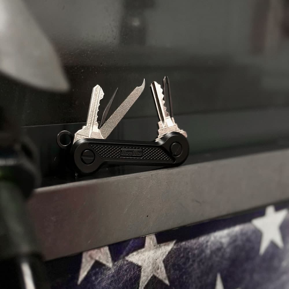 Black Cerakoted Diamond Crosshatch Titanium KeyBar | Textured