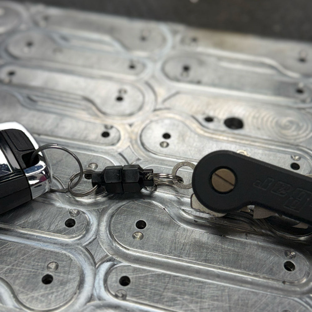 Small MagNut Quick Release System