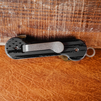 Black-and-Gray-Flag-Aluminum-UV-Printed-KeyBar-Key-and-Tool-Holder-closed-back