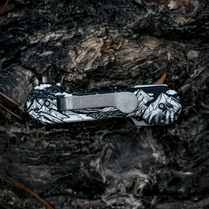 Black_Anodized_Aluminum_Sierra_Aluminum_KeyBar_Key_and_Tool_Organizer_closed_back_with_flash_drive_titanium_tweezers_and_pen_insert