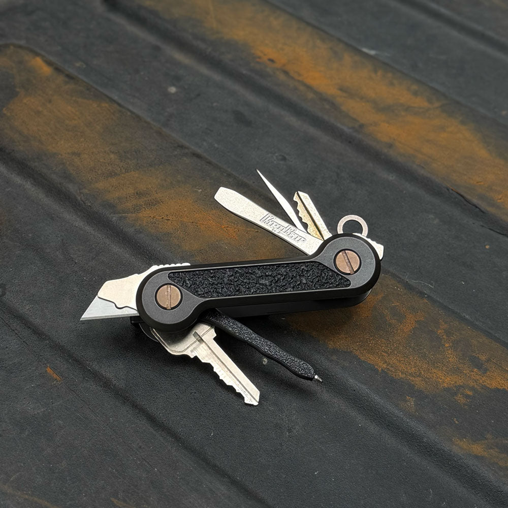 KeyBar Titanium リミテッドエディション Blackwashed Titanium KeyBar with Cordura Skin | Black Rubber Grip