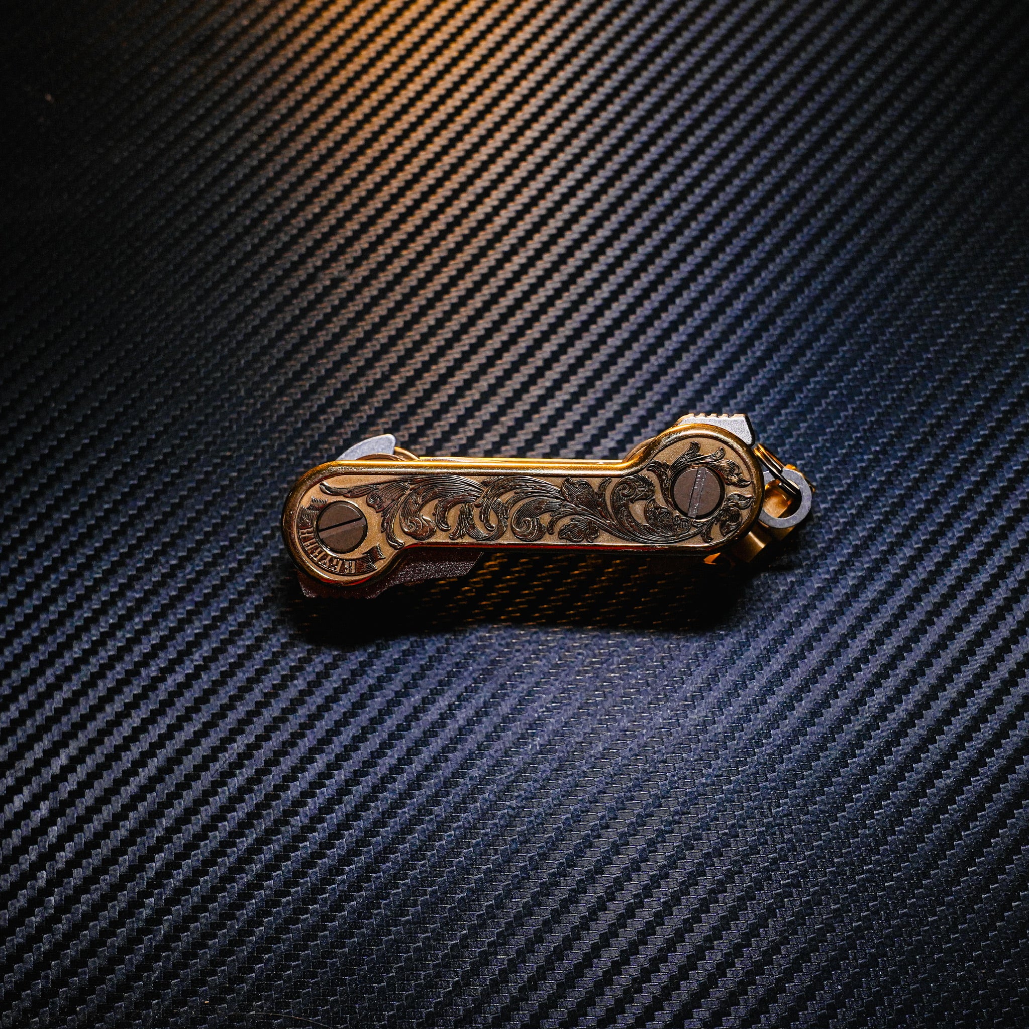 Brass Engraverhand KeyBar Key and Tool Organizer closed front.