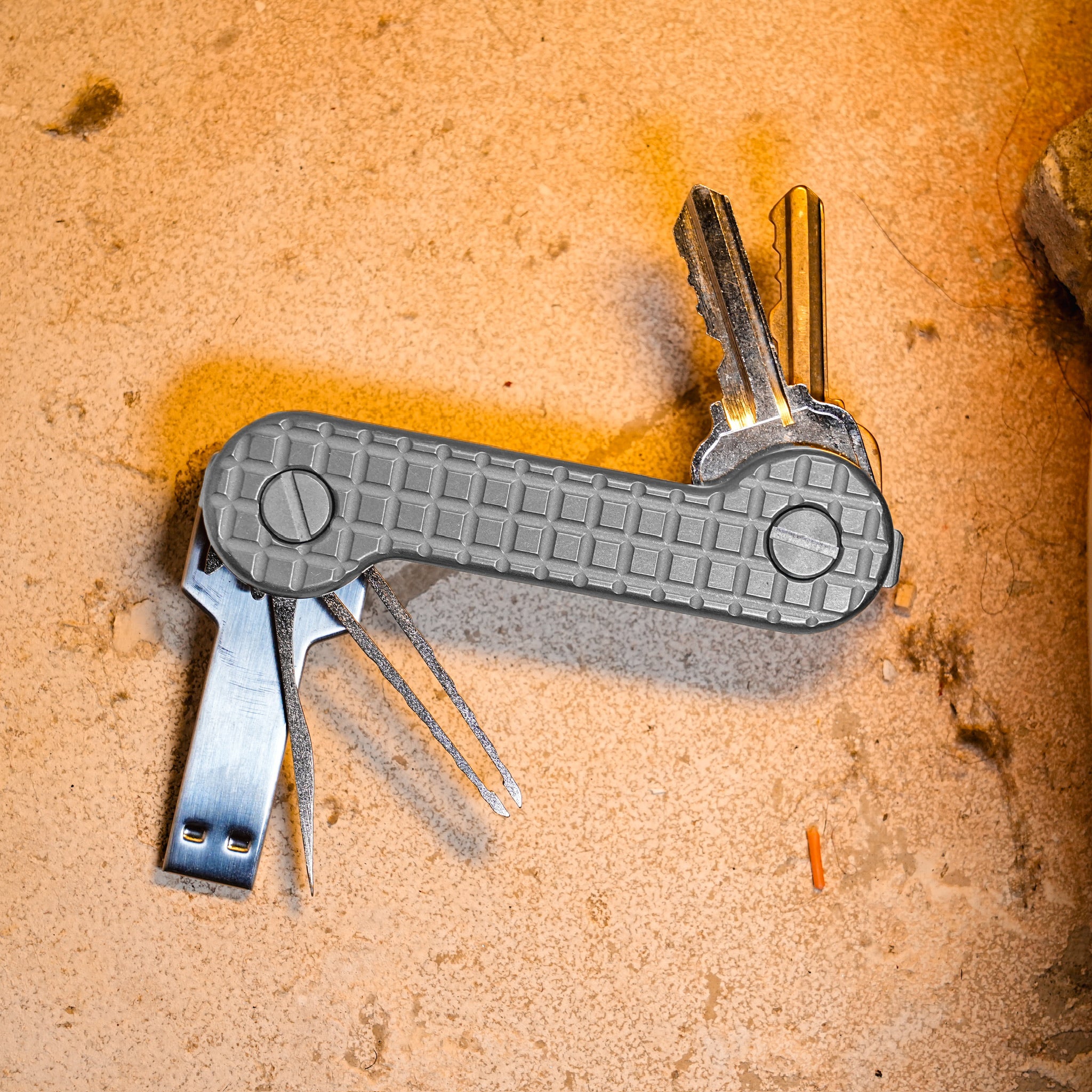 Stonewashed Grenade Titanium KeyBar | Rugged Titanium Key
